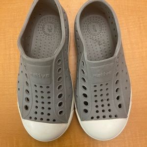 Native Shoes in gray - Toddler size 9c